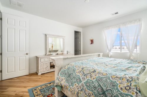 273 Kewaunee Way, Aurora CO 80016-4327 exterior