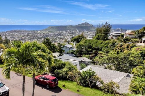1904 Iwi Way, Honolulu HI  96816-3908 exterior