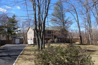73 Oakdale Rd, Chester, NJ 07930-2212