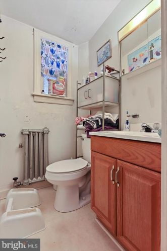 216 Carlisle St, Hanover PA 17331-2448 exterior