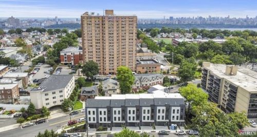 570 Kearney Ave, Cliffside Park, NJ 07010-2223