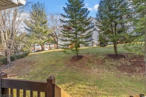 27 Grant Way, Princeton NJ  08540-1667 exterior