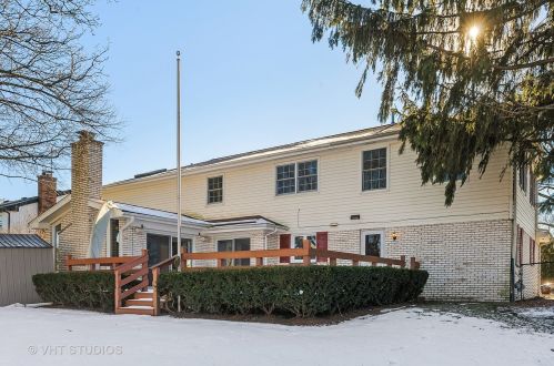 1070 Smt Dr, Bannockburn IL  60015-1879 exterior