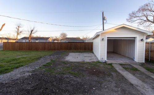 1624 Elizabeth Dr, Garland TX 75042-8421 exterior