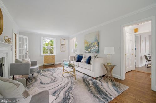 1524 Red Oak Dr, Silver Spring MD 20910-1549 exterior