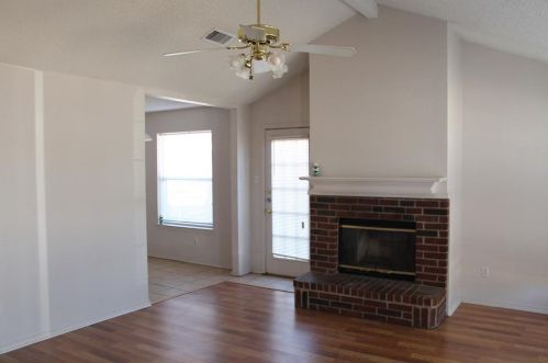 7004 Nohl Ranch Rd, Fort Worth TX  76133-8175 exterior