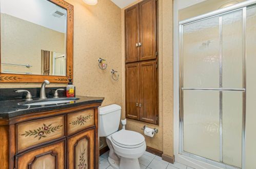 2071 61 Ave, Hobart IN 46342-6517 exterior