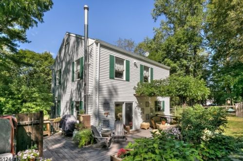 57 Railroad Ave, Califon, NJ 07830-4375