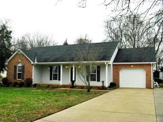 2303 Sawmill St, Murfreesboro, TN 37128-5364