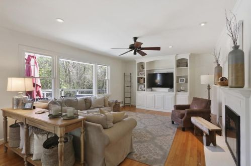 284 Elden Dr, Atlanta GA  30342-2030 exterior
