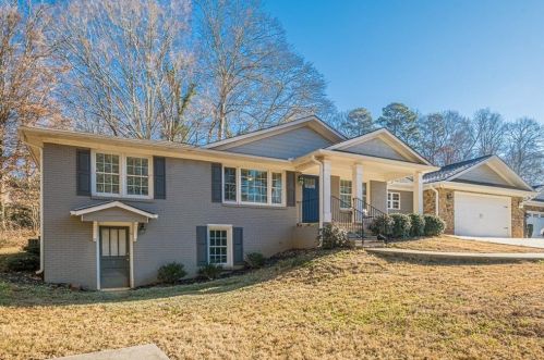 550 Harris St, Buford, GA 30518-3216