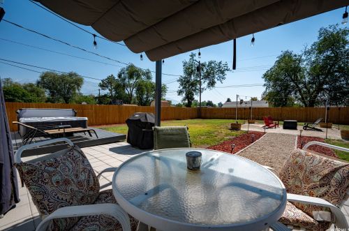 756 Carnation Dr, Sandy UT 84094-4435 exterior