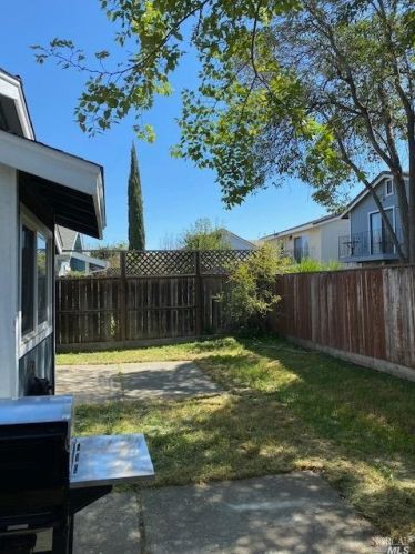 122 Dream St, Vacaville, CA 95687-6762