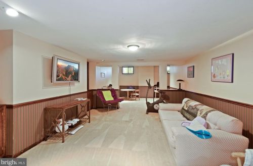 17501 New Hampshire Ave, Ashton MD  20861-9791 exterior