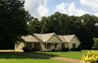 265 Casey Ln, Bolivar, TN 38008-3505