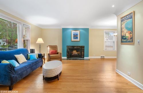 5923 Knox Ave, Chicago, IL 60646-5817