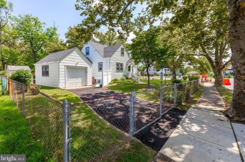 121 Leconey Cir, Palmyra, NJ 08065-1320