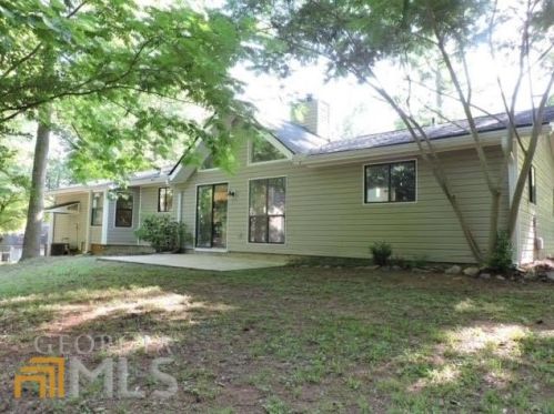 2 Ironwood Ct, Newnan, GA 30265-1218