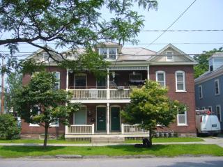 76 Monroe St, Burlington VT  05401-4313 exterior