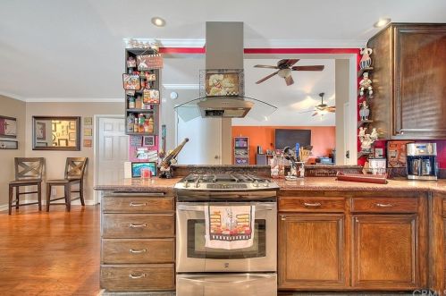 2742 Gleason Ct, Riverside CA  92506-4325 exterior