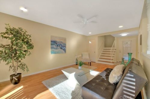 4698 Larwin Ave, Cypress, CA 90630-3511