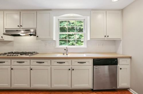 5038 Heatherdale Ln, Atlanta GA  30360-1669 exterior