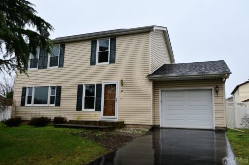 40 Jefferson Dr, Piscataway, NJ 08854-5053