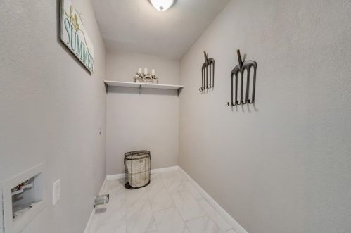 6520 Truman Dr, Fort Worth TX  76112-8032 exterior