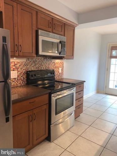 2018 Carpenter St, Philadelphia PA  19146-2617 exterior