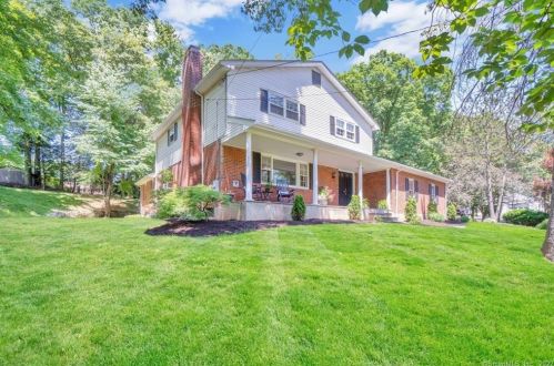 106 Lake St, Wapping, CT 06074-1533