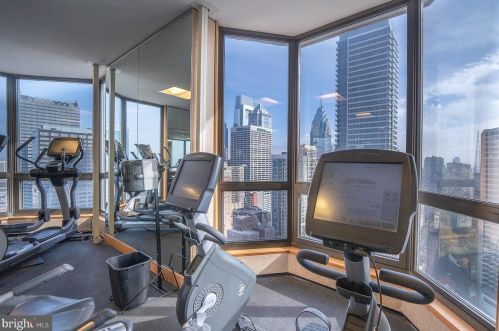 2023 Chancellor St, Philadelphia PA 19103-5604 exterior