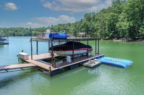9360 Dogwood Pl, Gainesville, GA 30506-5811