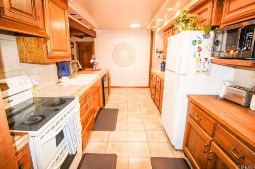 1621 Sumac Ln, Anaheim CA  92804-6653 exterior