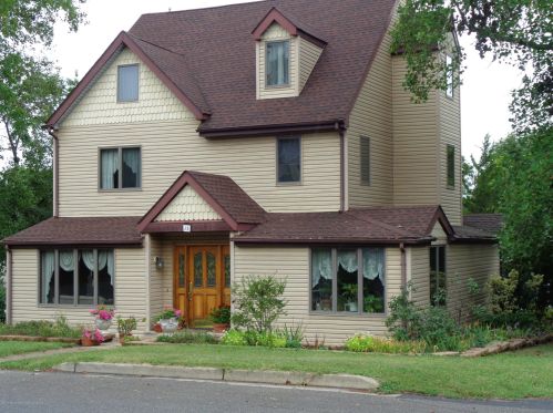 35 Summit Ave, Island Heights, NJ 08732-7880
