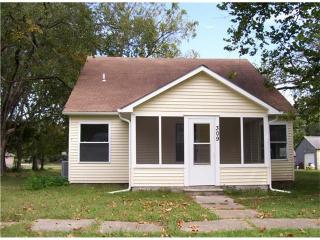 309 Monroe St, Pomona, KS 66076-8135