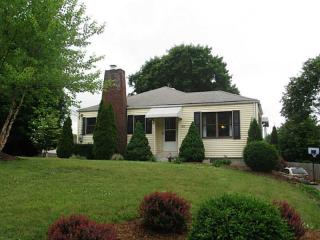 214 Homewood Dr, Butler, PA 16001-1936