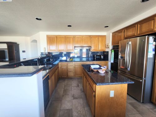 659 Turquoise Dr, Rodeo, CA 94547-1746