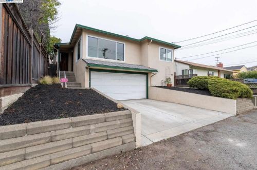 4662 Seven Hills Rd, Hayward, CA 94546-3112