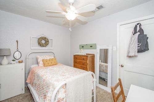 1105 Nottingham Dr, Angleton TX 77515-3518 exterior