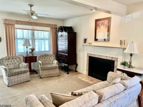 49 Carriage Ln, Sparta, NJ 07871-1740