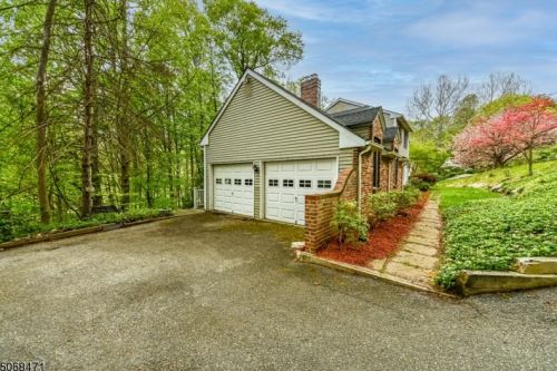 15 Cardinal Dr, Hackettstown NJ  07840-3005 exterior