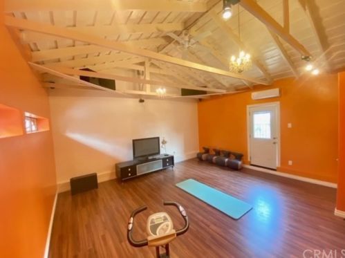 990 25 St, Upland CA 91784-1006 exterior