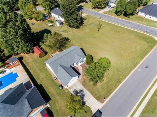 401 Linsbury Ct, Gastonia, NC 28056-7416
