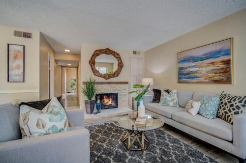 214 Wales Dr, Folsom, CA 95630-2851