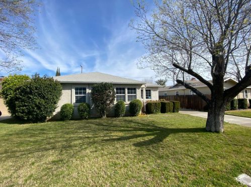 523 Alicante Dr, Lodi, CA 95240-5604