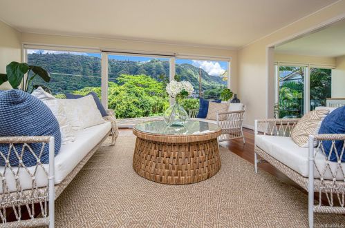 3245 Lower Rd, Honolulu, HI 96822-1458