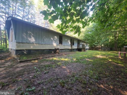 11721 Belfonte Rd, Bumpass, VA 23024-8902
