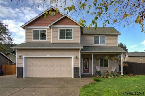 213 Pioneer Dr, Silverton, OR 97381-8701