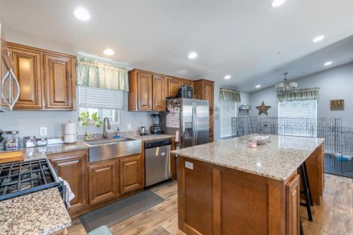 97 Kennedy Ln, Healdsburg, CA 95448-4029