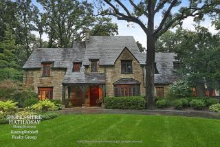 707 7th St, Oak Brook IL  60521-4873 exterior